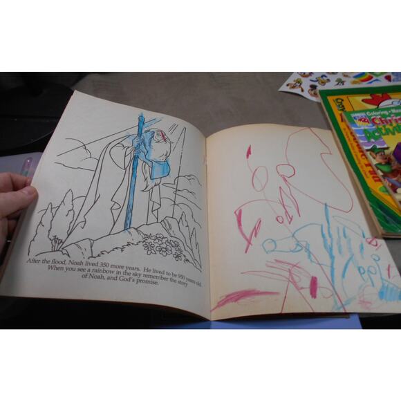 Kids Coloring Book/Drawing Lot: Stickers, Crayons, Coloring Books, Pencil Box - Picture 15 of 16